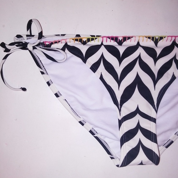 Xhilaration Swim Bikini Bottom - Picture 2 of 5